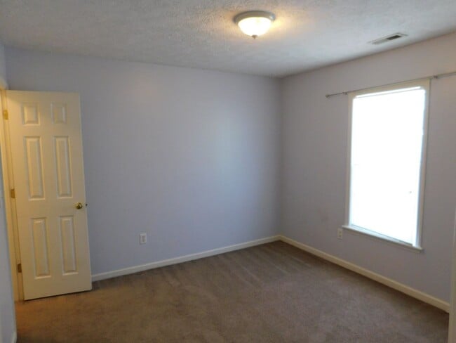 Building Photo - Location, Location, Location!!