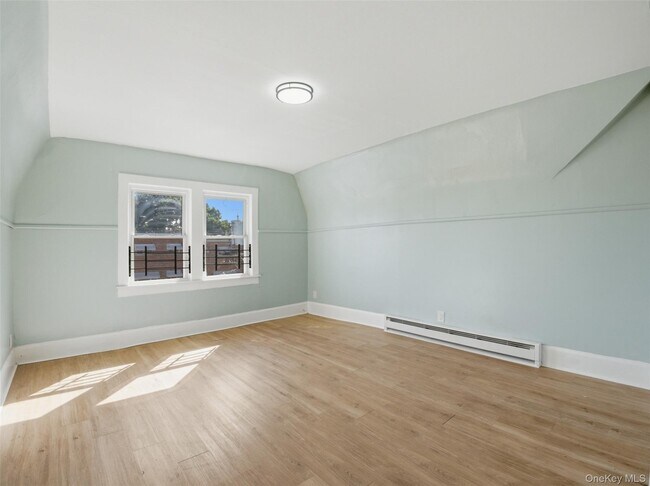 Building Photo - 406 S 3rd Ave