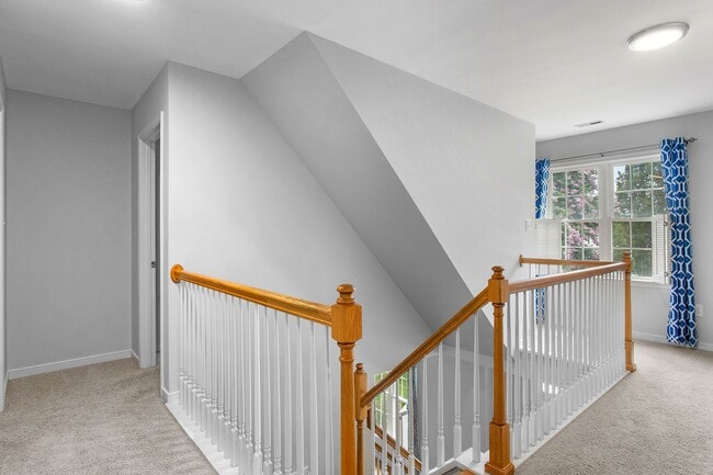 Building Photo - HAMPTON PARK - Pristine 4-5 bedroom home a...