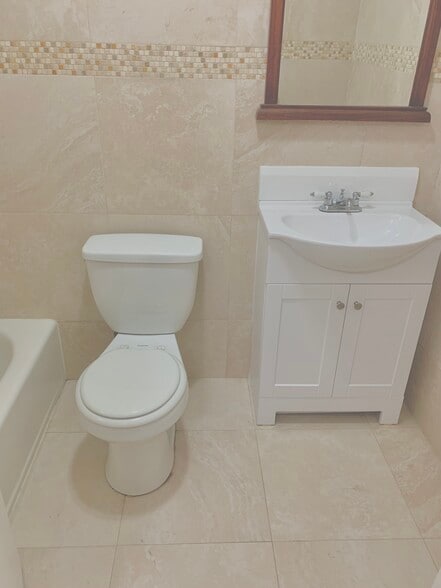 Master Bathroom - 10901 N Kendall Dr