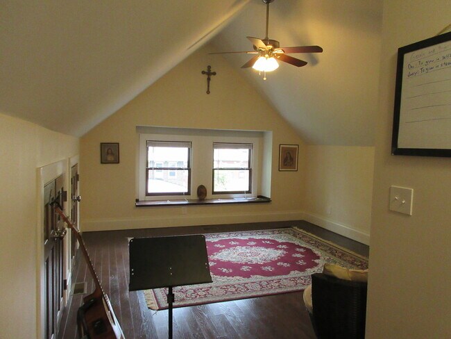 Building Photo - 53 E Northwood Ave