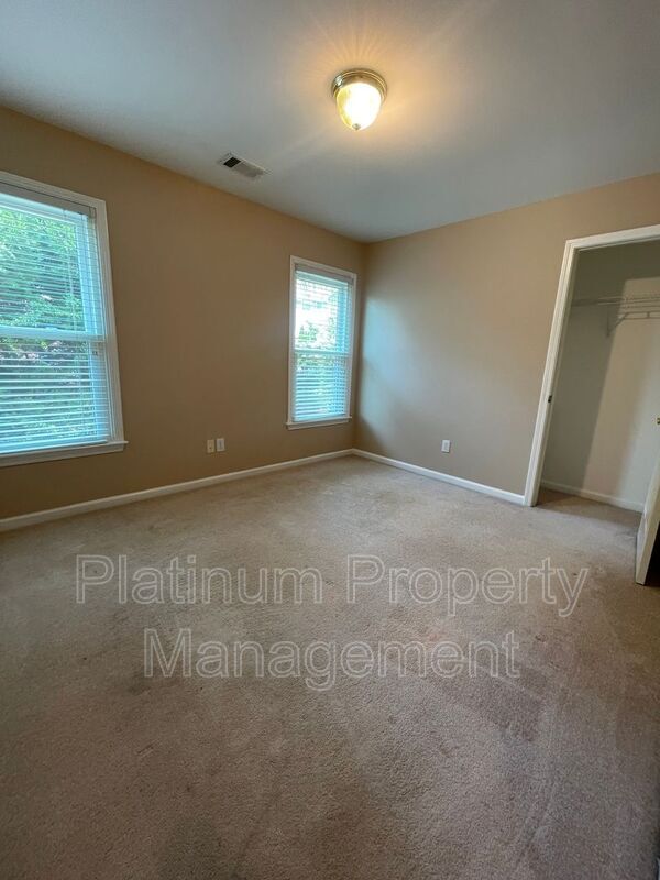 Building Photo - 4916 Durley Ln SE