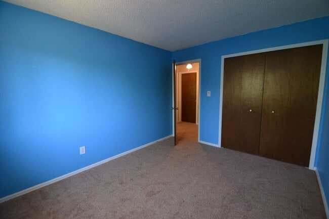 Building Photo - Westside 4 Bedroom with AC!