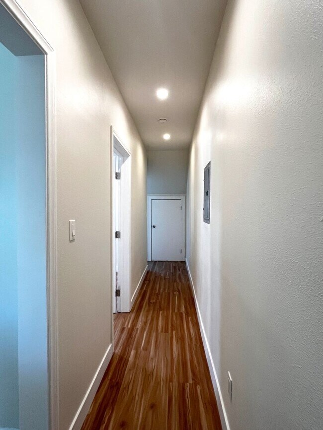 Building Photo - 584-588 Cypress