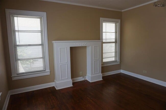 Building Photo - 3 Bed 2 Bath Brook Village Home
