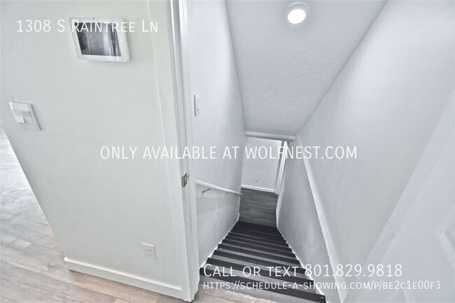 Building Photo - 1308 S Raintree Ln