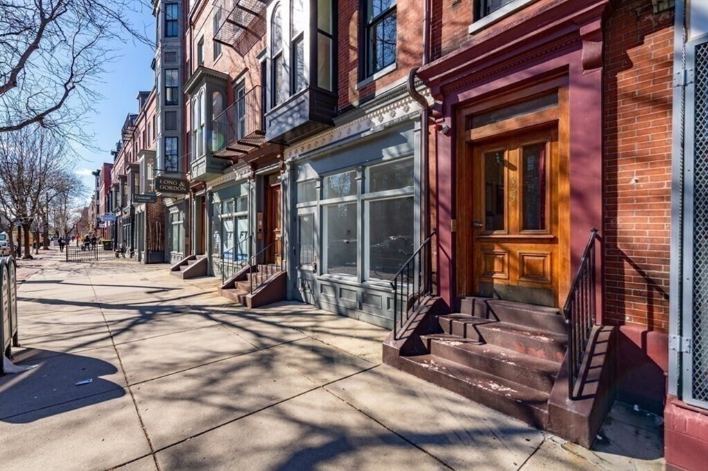 Building Photo - 631 Tremont St