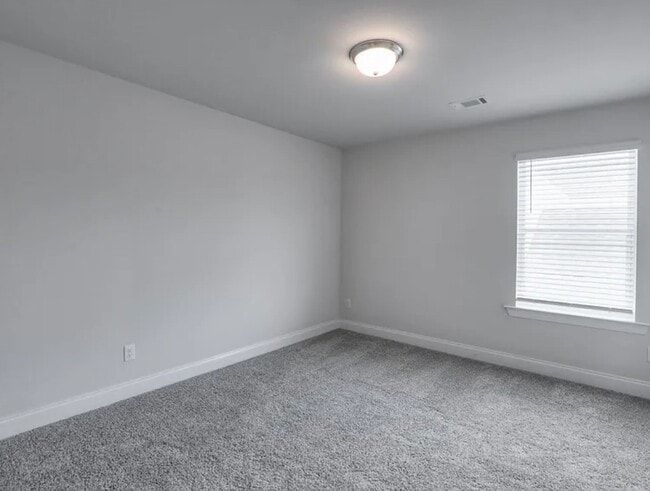 Building Photo - 635 Taylor Bend
