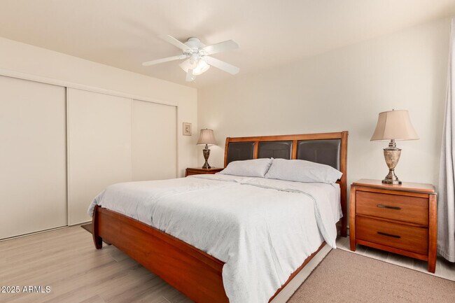 Building Photo - 8787 E Mountain View Rd