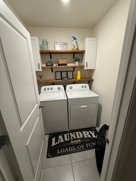 Laundry room - 17014 Avon Dive Ln