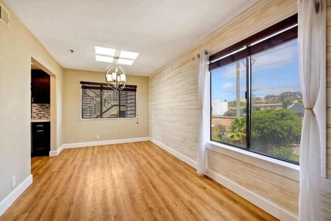 Building Photo - 5780 Friars Rd