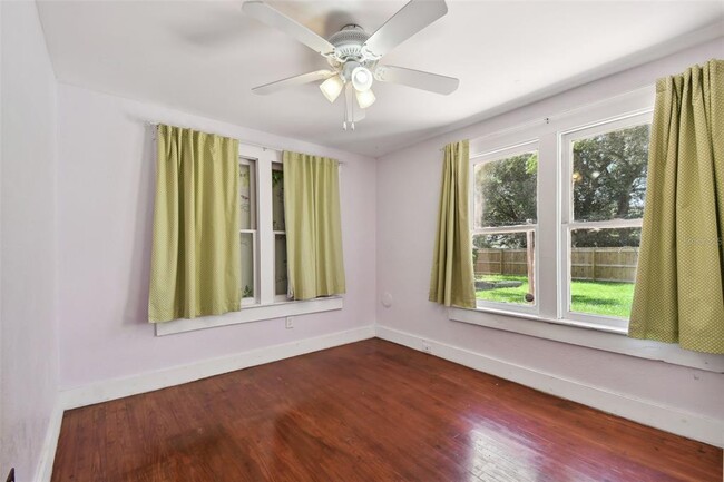 Building Photo - 1925 52nd St S