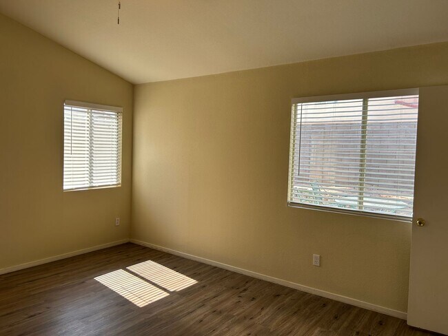 Building Photo - Single Story North Las Vegas home