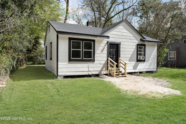 Building Photo - 1227 Dena St