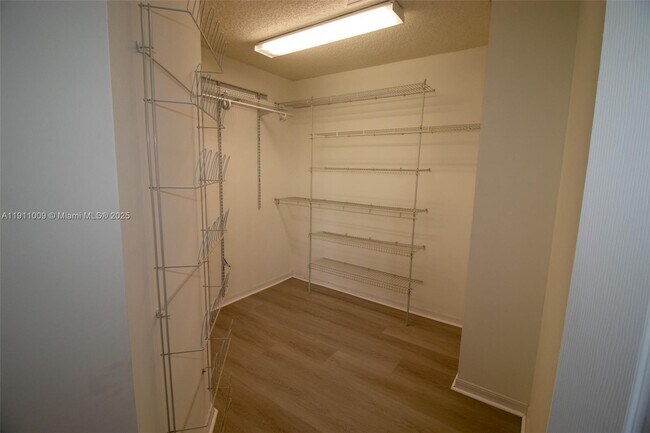 Building Photo - 5552 NW 125th Terrace