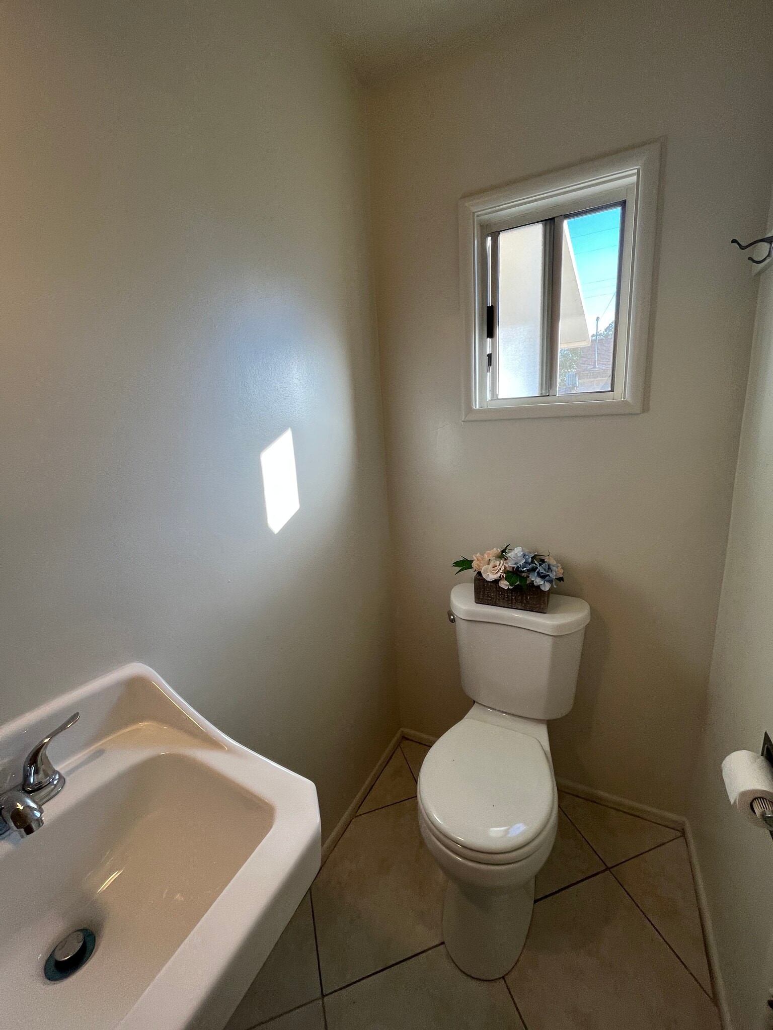Building Photo - 13836 Cohasset St