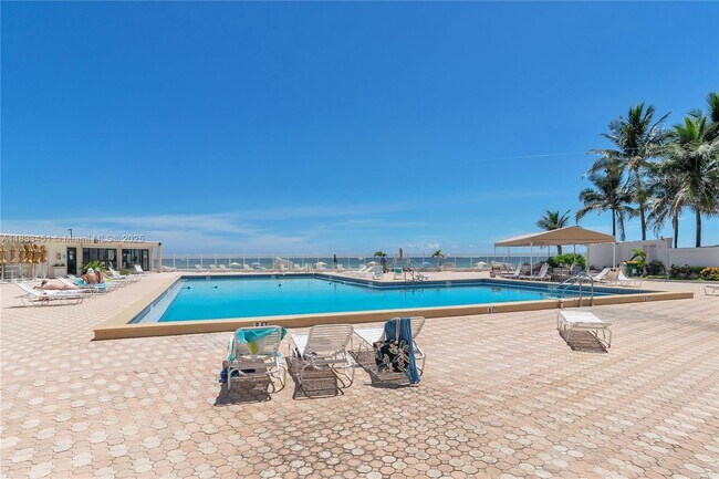 Building Photo - 3505 S Ocean Dr