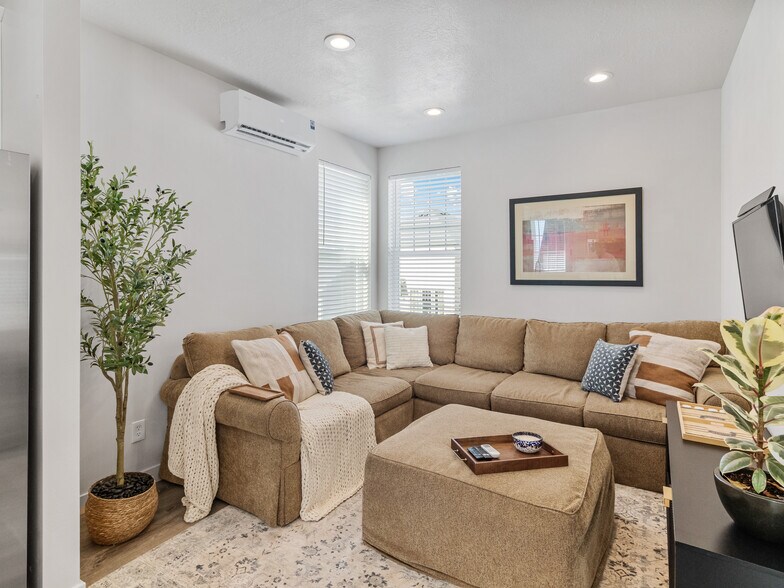 Building Photo - 11393 S Watercourse Rd