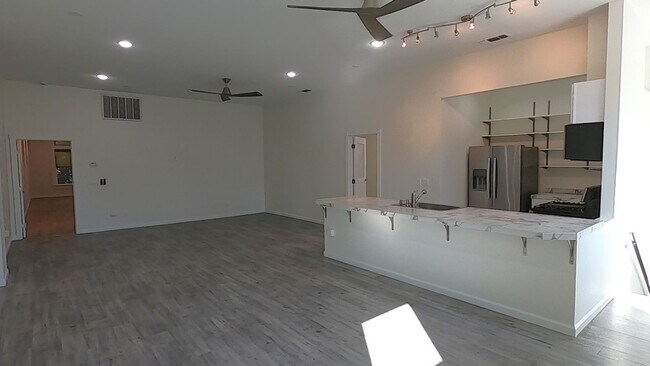 Building Photo - 1439 Huntoon St