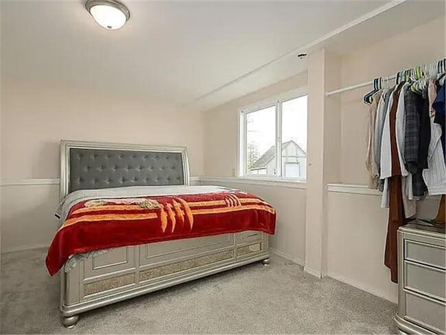 Building Photo - 1068 122nd Ave NW