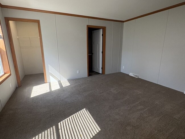 Building Photo - 4452 La Casa Way