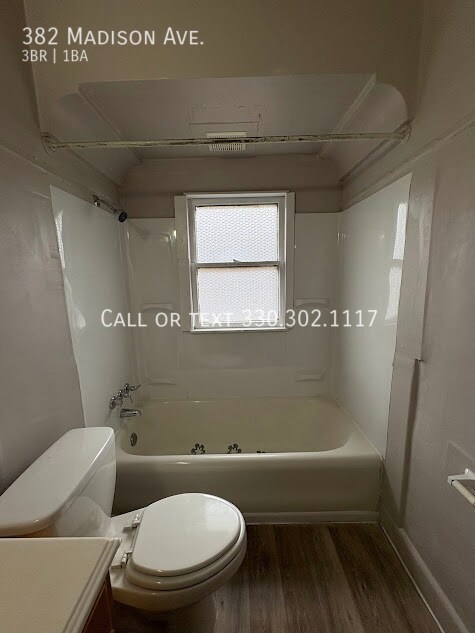 Building Photo - 382 Madison Ave