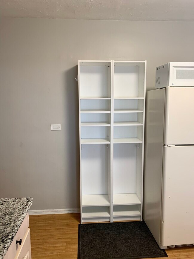 Building Photo - 5741 N Washtenaw Ave