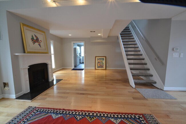 Building Photo - 258 Jackson St