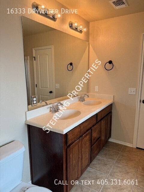 Building Photo - 16333 Drywater Dr