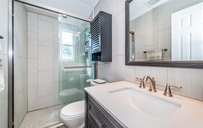 Building Photo - 2 Causeway Blvd