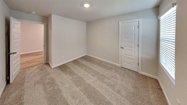 Building Photo - 8320 NW 61st St