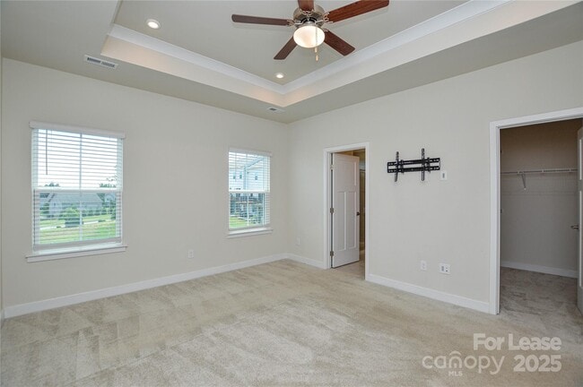 Building Photo - 9833 Oaklawn Blvd NW