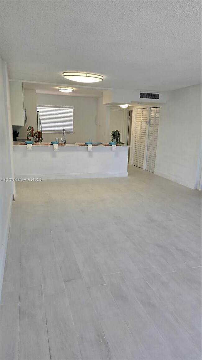 Building Photo - 7900 Tatum Waterway Dr