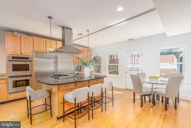 Building Photo - 1683 35th St NW