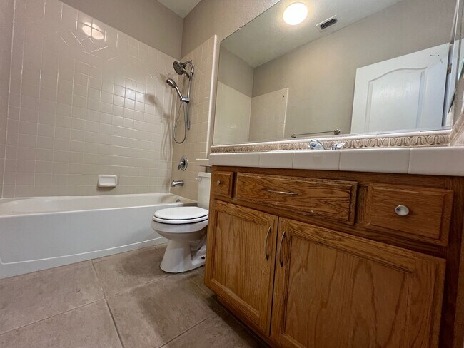 Building Photo - Gorgeous Stonecreek Home!