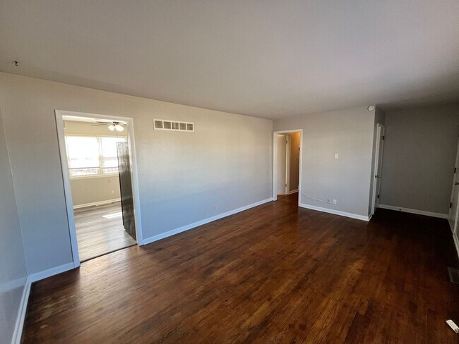 Building Photo - 3-Bed, 2-Bath Home with Finished Basement