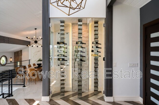Building Photo - 357 La Casa Via