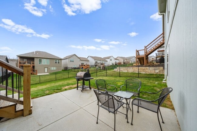 Building Photo - Parkville Newer Build | Beautiful 3 Bedroom 2.5 Bathroom Home | Finished Basement | Fenced Backya...