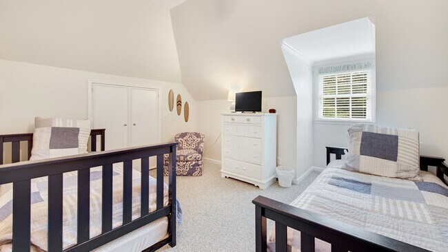 Building Photo - 546 Collins Meadow Dr