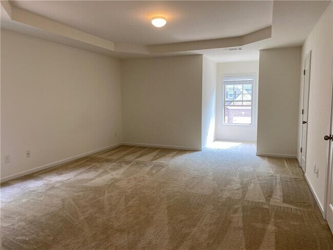 Building Photo - 3355 Earhart Way