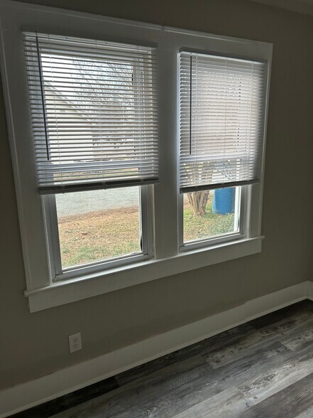 Building Photo - 1605 Hanover Rd