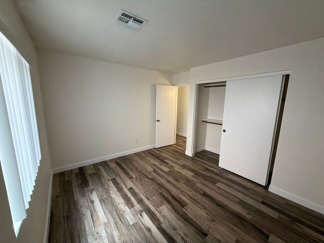 Building Photo - 12710 W Ash St
