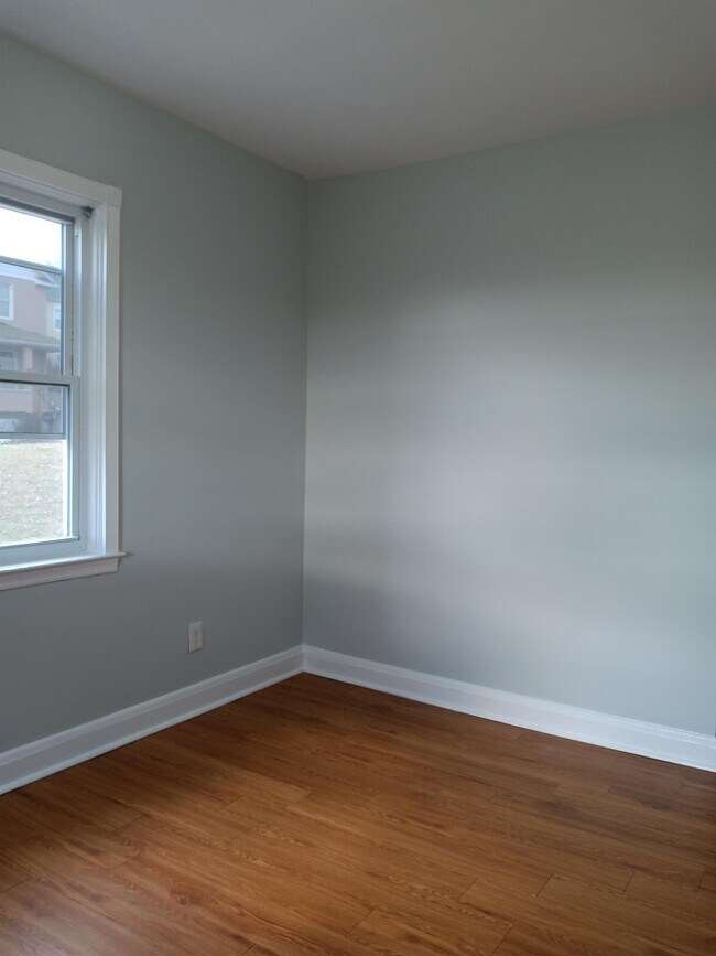 Building Photo - 4101 Kinsway