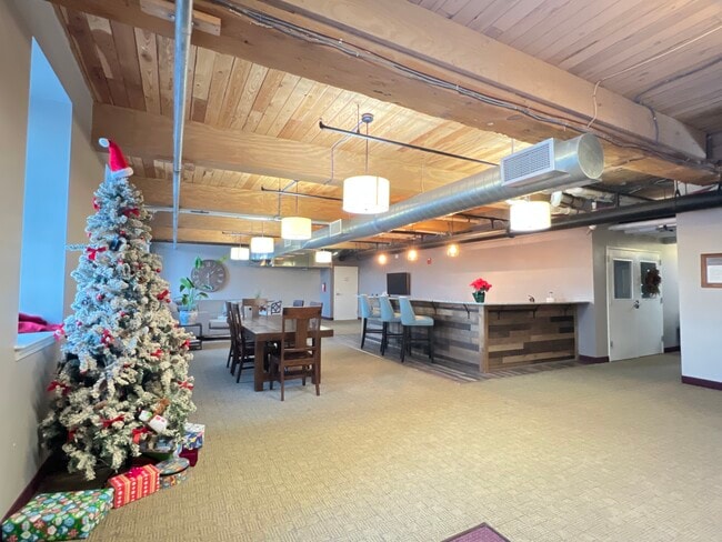 Building Photo - 35 Riverwalk Way