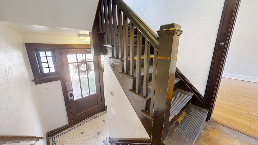 Building Photo - 3704 Fairview Ave