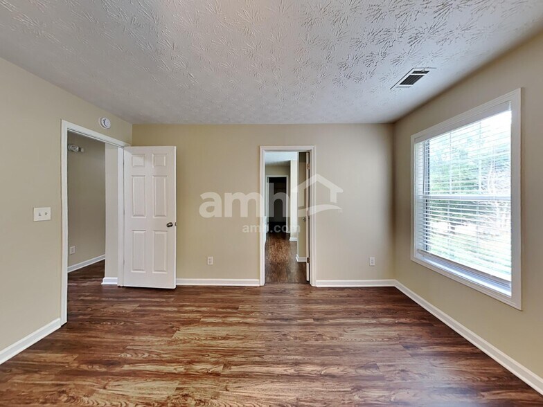 Building Photo - 2855 Wadley Ln