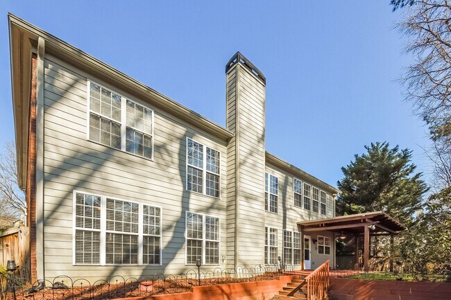 Building Photo - 5BR / 5BA Executive Home in Devonshire Court | 3,600 Sq Ft | Walk to Park and Pool