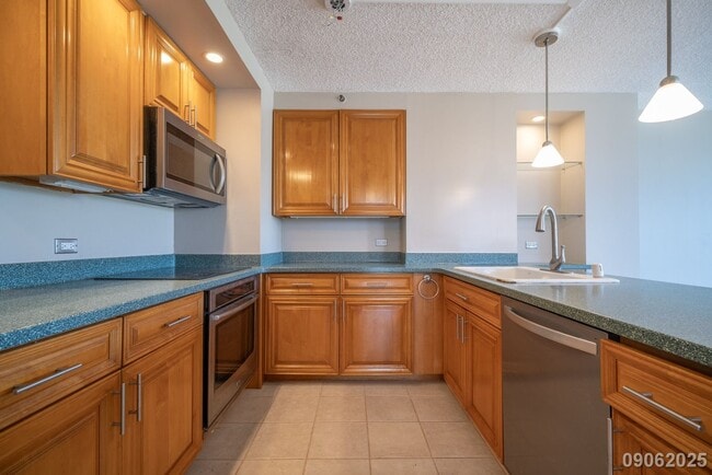 Building Photo - 2BR | 2BA | $4,000 | Move-In Ready! Windwa...