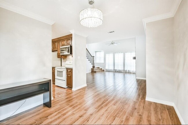 Building Photo - 10327 Brickyard Ct