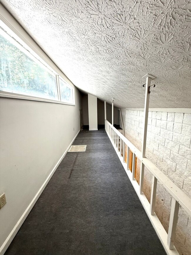 Building Photo - 3 Bedroom Townhome located walking distance to Downtown Woodstock!